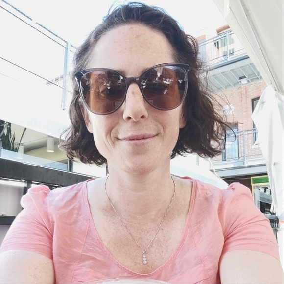 Meet your Posher, Yaheli - Picture 1 of 1